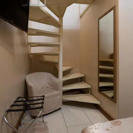 La Castellana Loft Hotell 3*